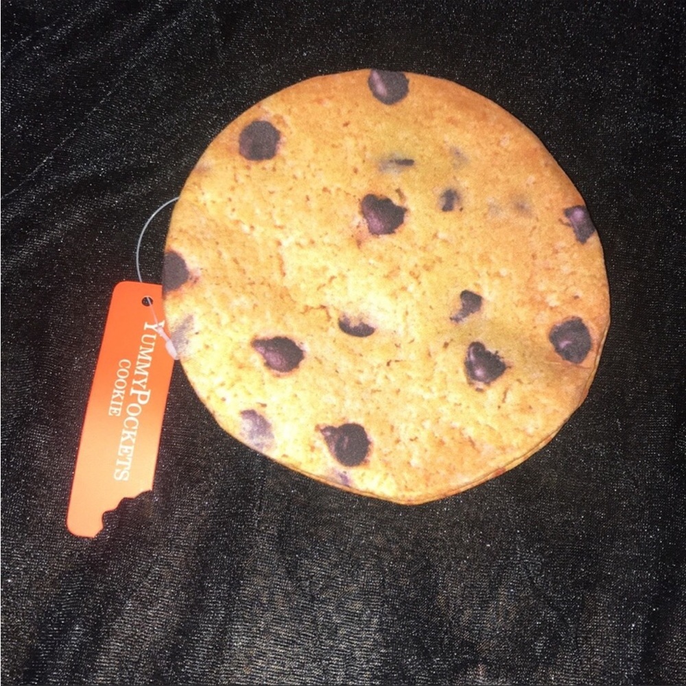 Yummy pockets, cookie zip coin pocket.Size OS.